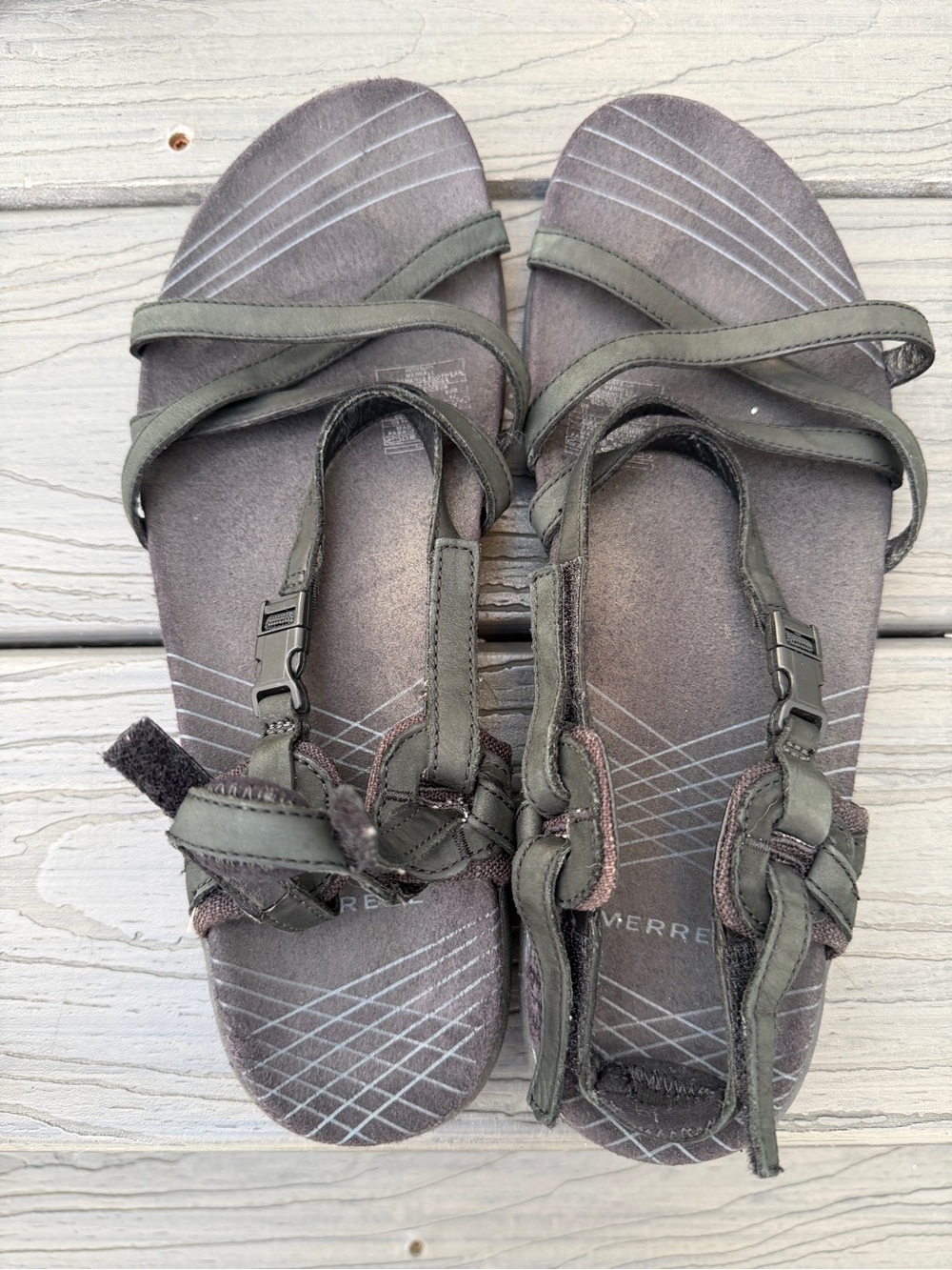 Merrell Women’s Black Faux-Leather Strap Sandals- Size 11